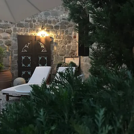 Saint Artemios And Oriental 招待所 4*