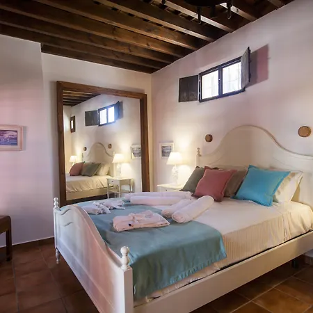 Konukevi Saint Artemios And Oriental 4*