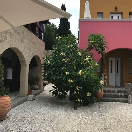 Konukevi Saint Artemios And Oriental 4*