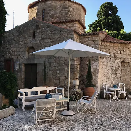 Konukevi Saint Artemios And Oriental