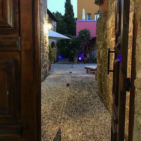 Saint Artemios And Oriental Konukevi 4*