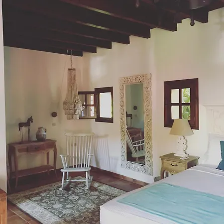Saint Artemios And Oriental Pensionat 4*