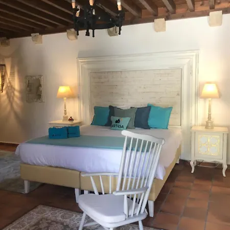 Konukevi Saint Artemios And Oriental 4*